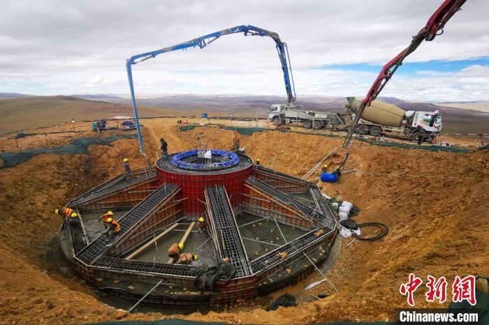 資料圖為該風電場建設現(xiàn)場?！≈袊娊瘓F成都勘測設計研究院有限公司 供圖