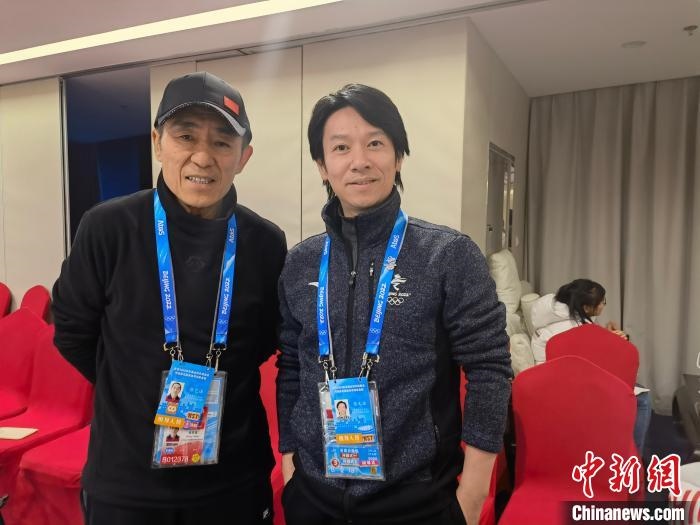 張文海與張藝謀的合影?！埼暮?供圖