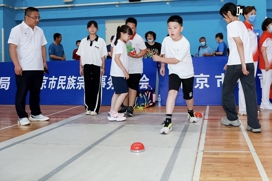 冰蹴球比賽場景。賽事主辦方供圖