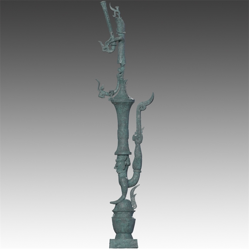 銅罍座倒立鳥足頂尊神像。四川省文物考古研究院供圖