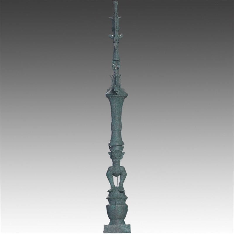 銅罍座倒立鳥足頂尊神像。四川省文物考古研究院供圖