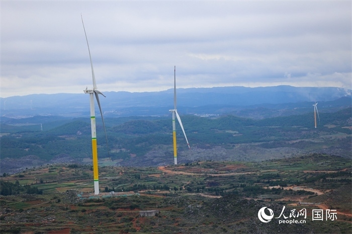 位于云南省曲靖市富源縣的富源西風電基地。（人民網(wǎng) 李發(fā)興攝）