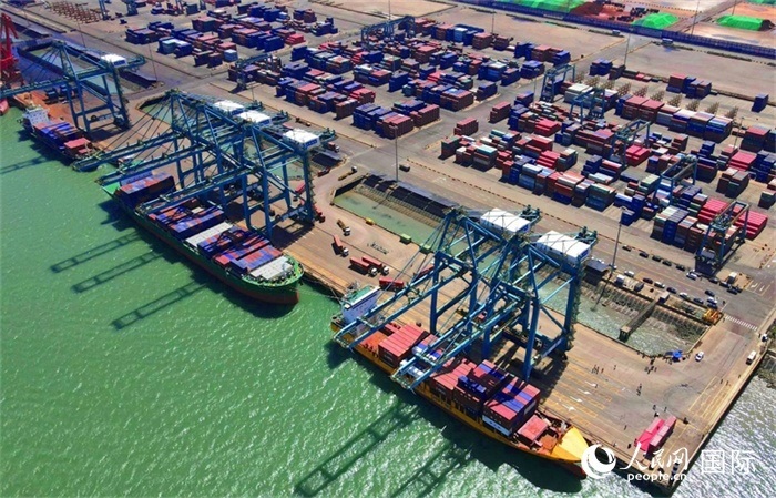 黃驊港綜合港區(qū)航拍圖。人民網(wǎng) 周博攝