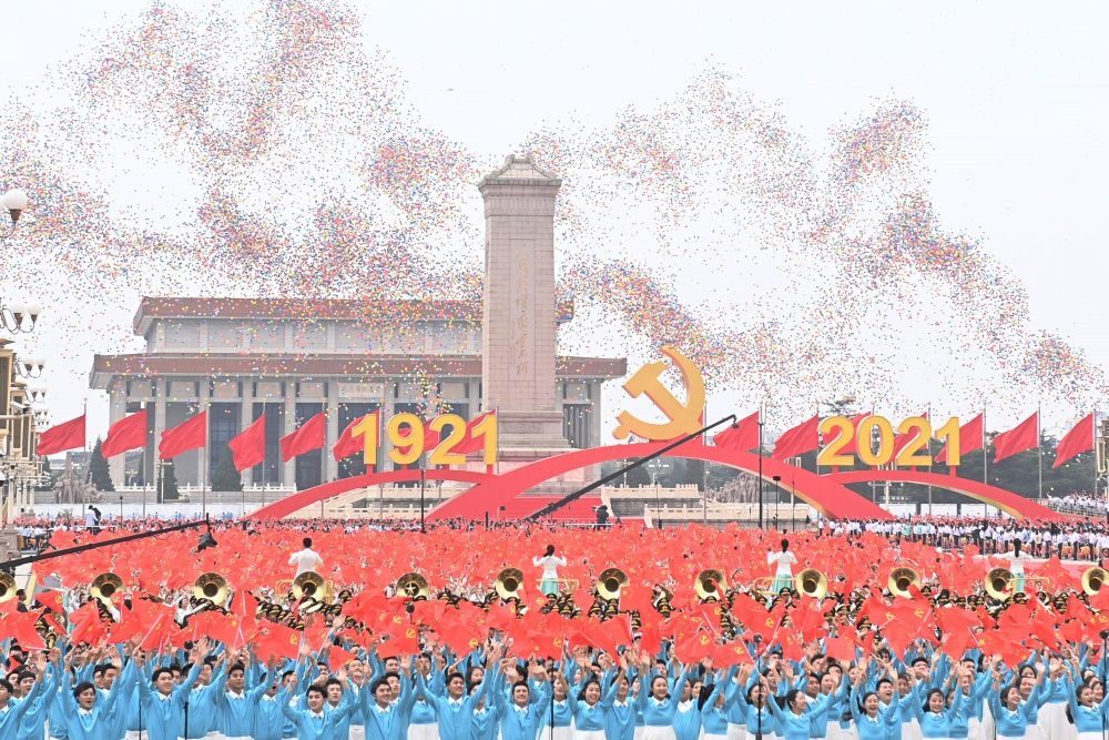 2021年7月1日上午，慶祝中國共產(chǎn)黨成立100周年大會在北京天安門廣場隆重舉行。這是慶祝大會現(xiàn)場放飛氣球。新華社記者 李尕 攝