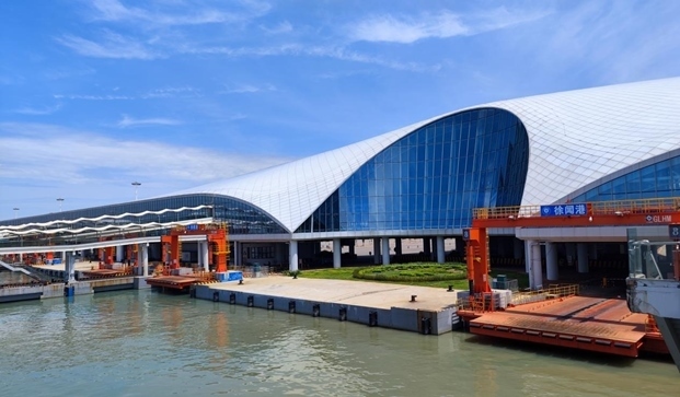 徐聞港樞紐大樓。人民網(wǎng) 樸馨語攝