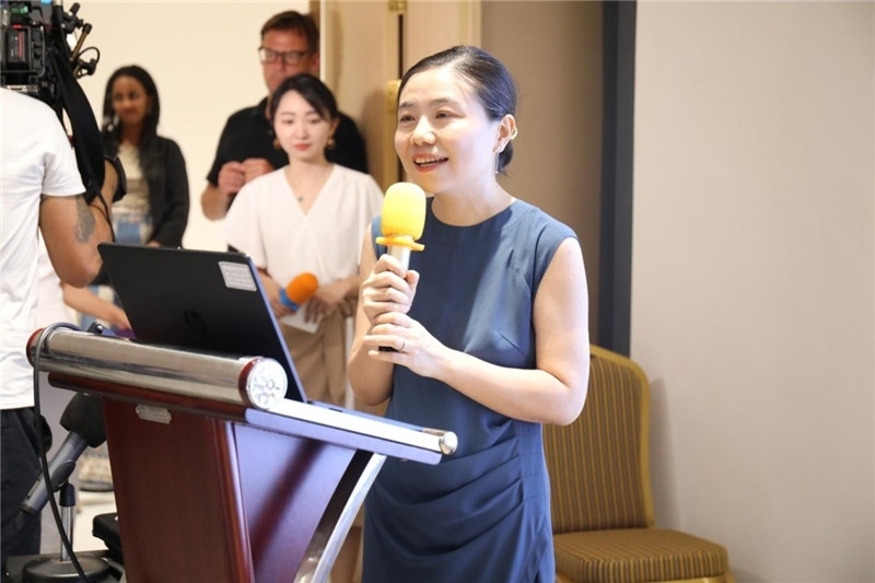 圖為吉布提孔子學(xué)院鄒燕舞院長為表彰儀式致辭。吉布提孔子學(xué)院供圖