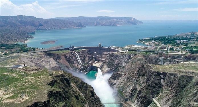 龍羊峽水電站開閘放水。國家電投黃河公司供圖