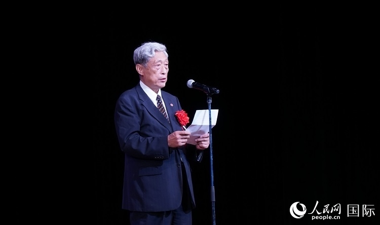 全華聯(lián)會長何德倫發(fā)表致辭。人民網(wǎng) 蔣曉辰攝