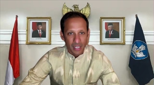 印尼教育、文化、研究和技術(shù)部部長納迪姆·馬卡里姆發(fā)表視頻致辭（清華大學東南亞中心供圖）