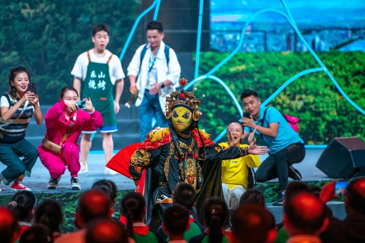 現(xiàn)場演出。樂山市委宣傳部供圖