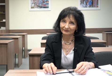 阿拉在白大孔院接受記者采訪。人民網(wǎng)記者 皇甫萬里攝