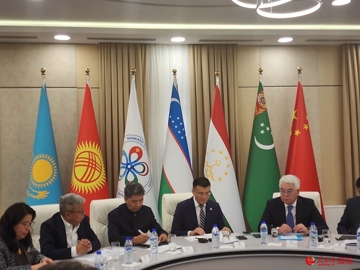 中國駐烏茲別克斯坦大使于駿致辭。人民網(wǎng)記者 李強(qiáng)攝