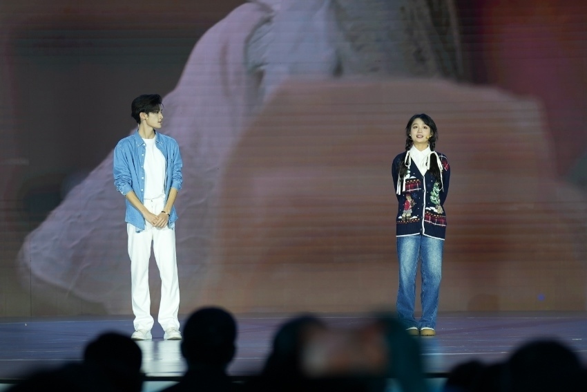 煎餅果仔（演員張家?。⑾奶烀妹茫ㄑ輪T楊茜云）