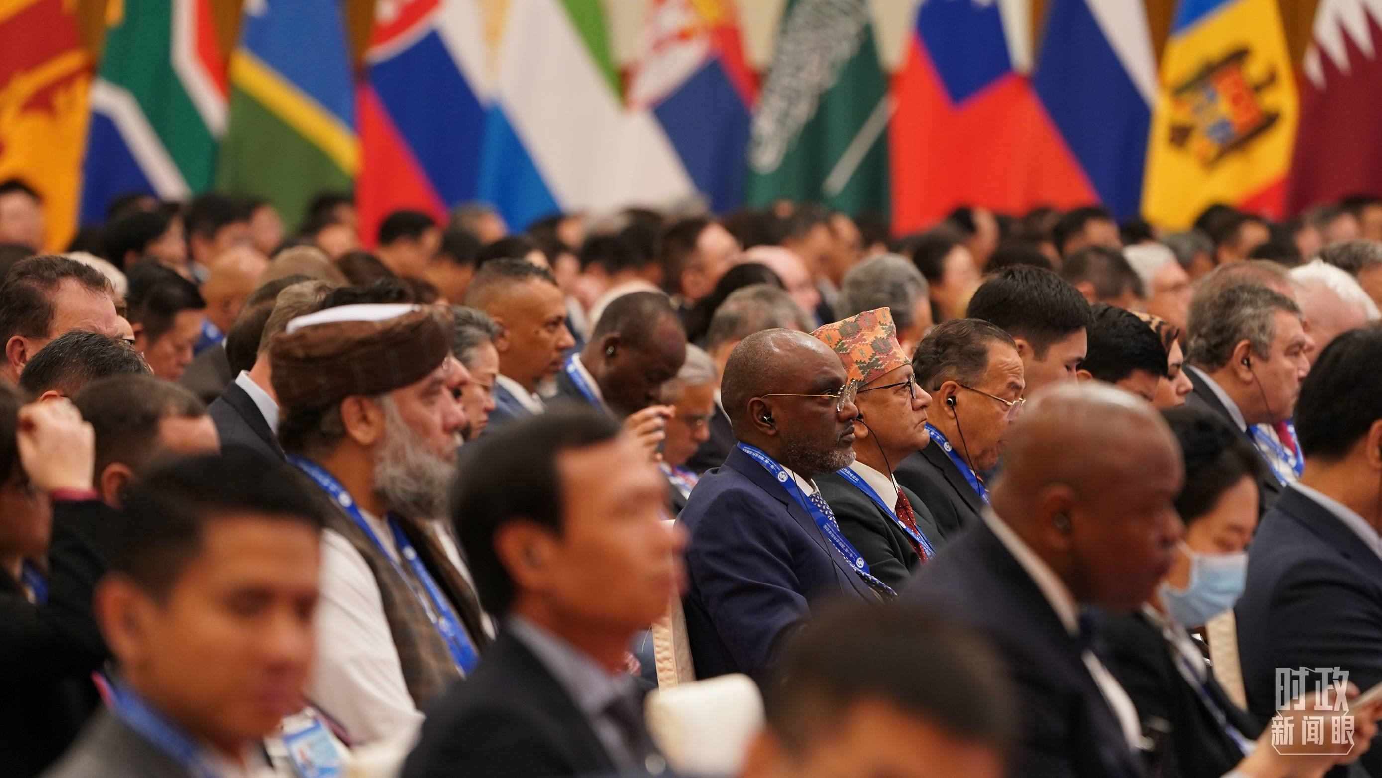 △開幕式現(xiàn)場的與會嘉賓。（總臺國廣記者李晉拍攝）
