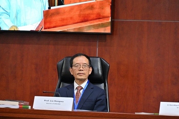 浙江師范大學(xué)非洲研究院院長劉鴻武作會議總結(jié)。浙江師范大學(xué)非洲研究院供圖