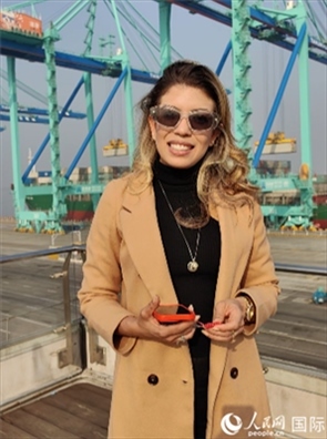 巴西《中北部傳媒集團(tuán)》記者拉尼艾莉接受采訪。人民網(wǎng)記者 符園園攝