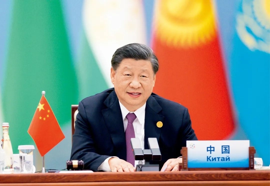 2023年5月19日上午，國(guó)家主席習(xí)近平在陜西省西安市主持首屆中國(guó)—中亞峰會(huì)并發(fā)表題為《攜手建設(shè)守望相助、共同發(fā)展、普遍安全、世代友好的中國(guó)—中亞命運(yùn)共同體》的主旨講話。圖/ 新華社記者 黃敬文 攝