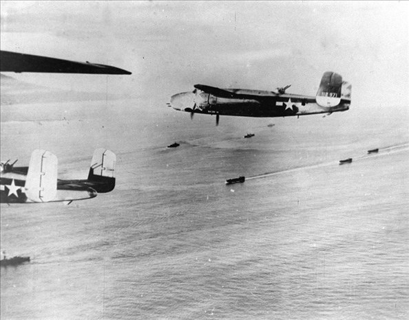 1942年4月18日，美國(guó)航空母艦甲板上B－25解放式轟炸機(jī)起飛轟炸東京工業(yè)區(qū)域，此為日本首次受盟軍之進(jìn)攻。