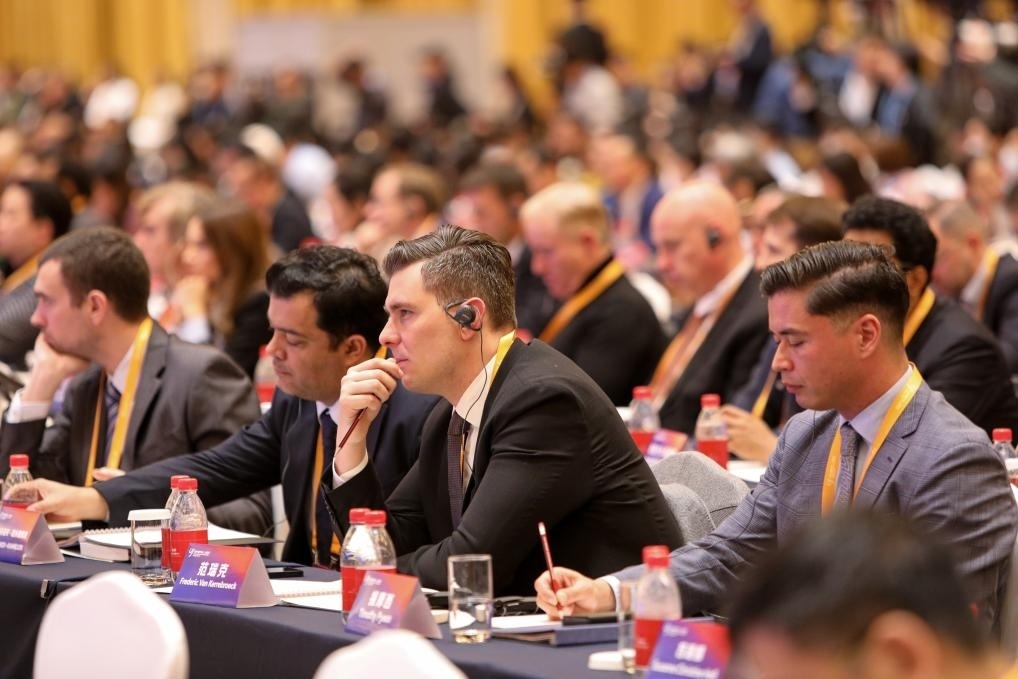 11月24日，論壇嘉賓在聆聽演講。新華社記者 辛夢(mèng)晨 攝