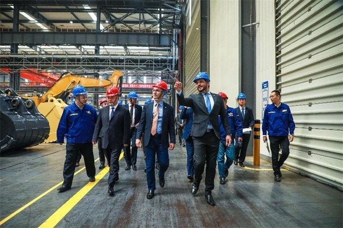 巴西米納斯吉拉斯州州長羅梅烏·澤馬到徐工集團考察。徐工集團供圖