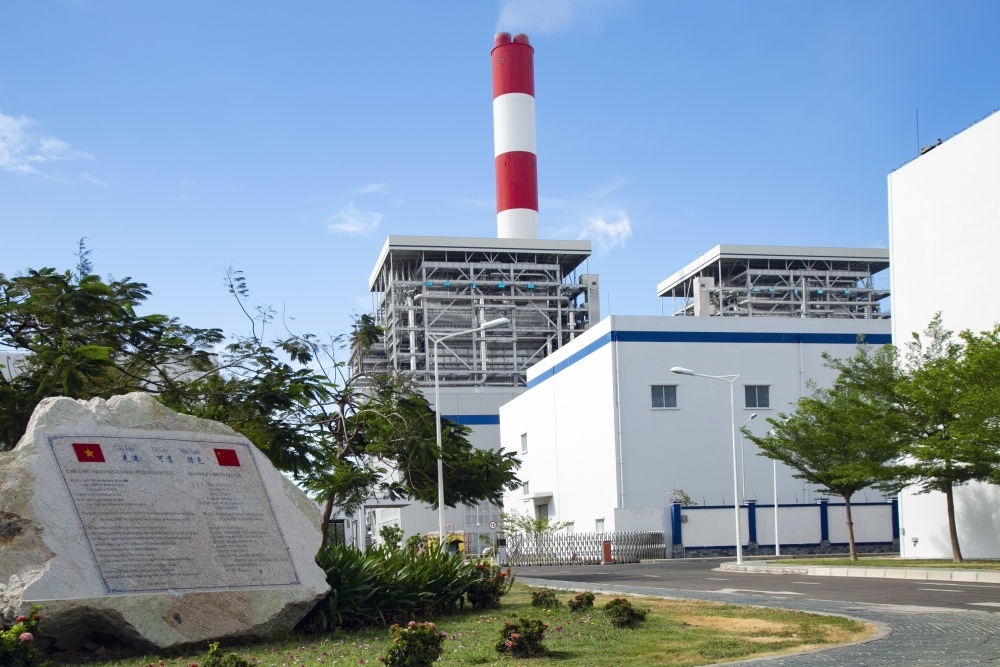 這是2021年3月24日在越南平順省拍攝的越南永新燃煤電廠一期BOT項(xiàng)目廠區(qū)。新華社發(fā)（南方電網(wǎng)越南永新公司供圖）