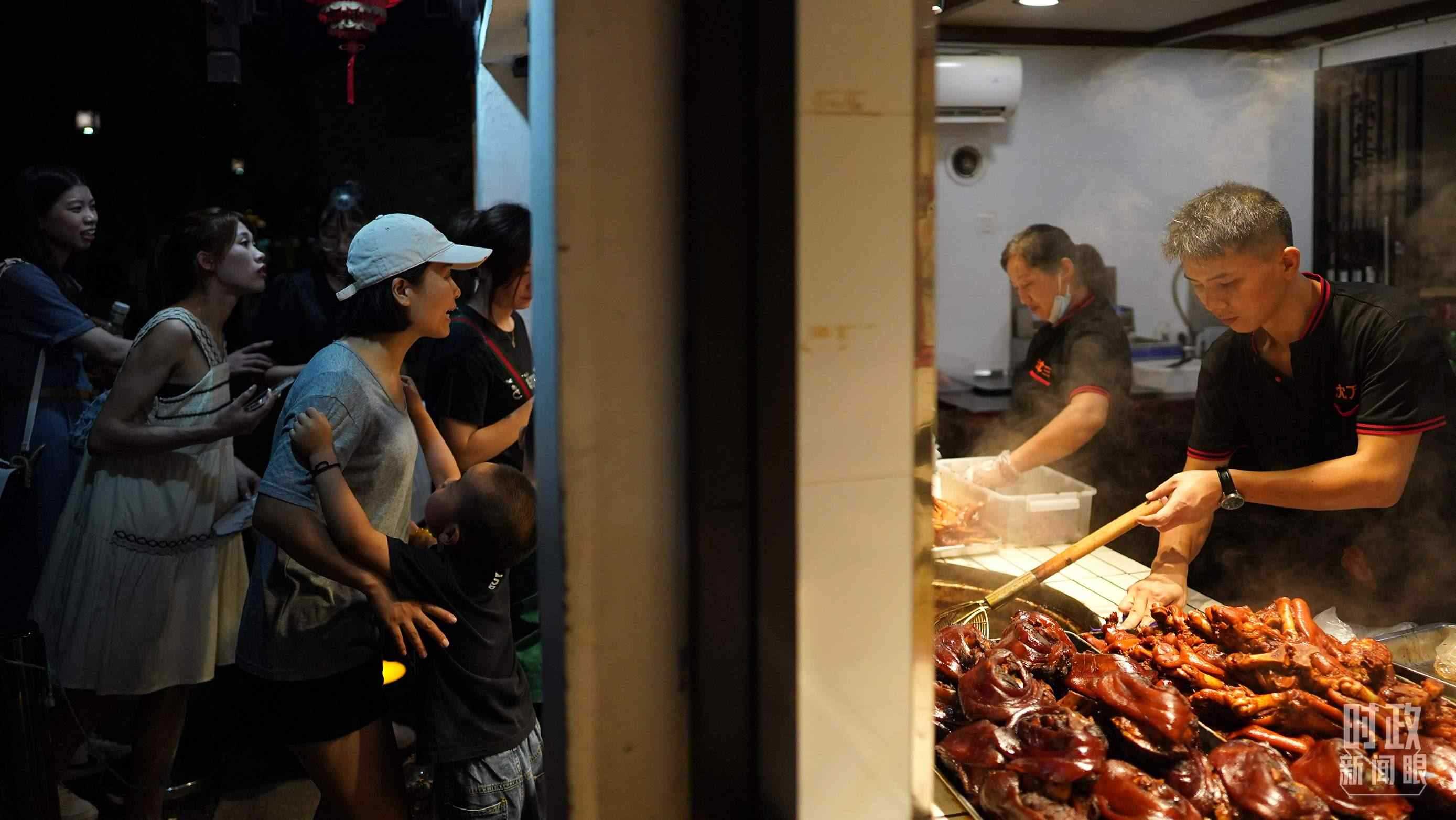 △江蘇省蘇州市平江路。（總臺(tái)國廣記者李晉拍攝）