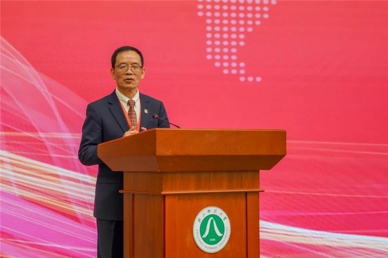 國(guó)務(wù)院學(xué)位委員會(huì)區(qū)域國(guó)別學(xué)學(xué)科評(píng)議組秘書(shū)長(zhǎng)、浙江師范大學(xué)非洲研究院（非洲區(qū)域國(guó)別學(xué)院）院長(zhǎng)劉鴻武致辭。主辦方供圖