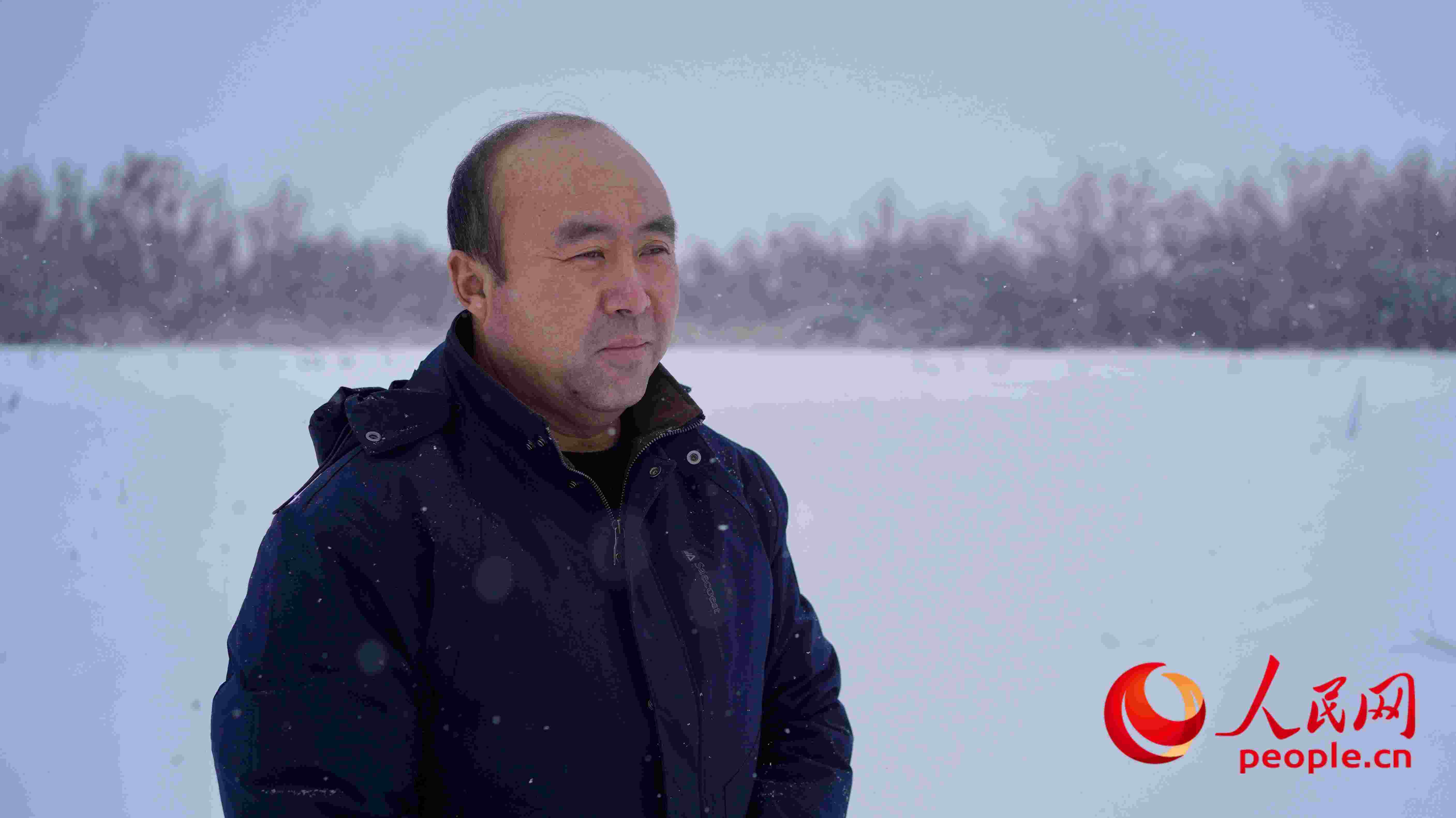 馬曉華回憶當(dāng)年和父親一起種樹(shù)的情形，滿是懷念。人民網(wǎng) 周靜圓攝