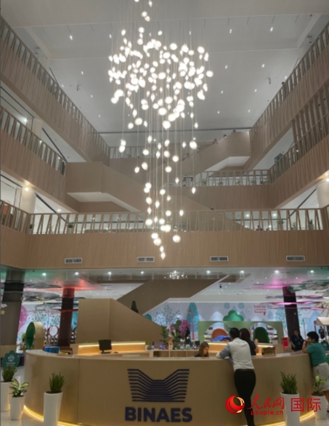 圖為中國(guó)援助薩爾瓦多國(guó)家圖書(shū)館內(nèi)景。 人民網(wǎng)記者 彭敏攝