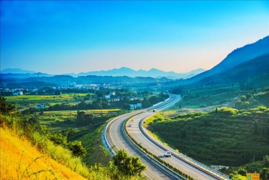 農(nóng)村公路讓老百姓出行變得更便捷。受訪方供圖