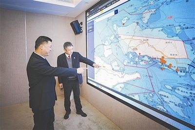 圖③：法官為涉案船舶尋找安全的錨泊地點(diǎn)。