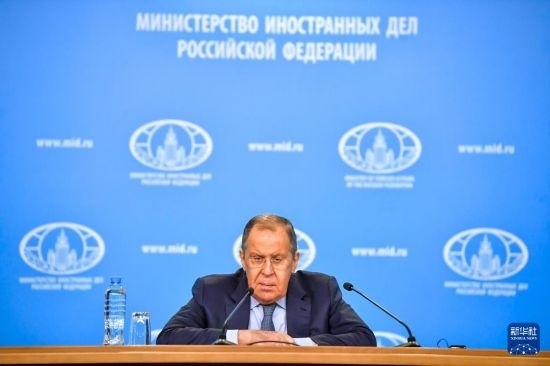 1月18日，在俄羅斯首都莫斯科，俄羅斯外長拉夫羅夫回答記者提問。新華社發(fā)（亞歷山大攝）