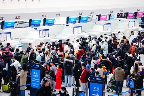 2024年春運(yùn)首日，大興機(jī)場(chǎng)預(yù)計(jì)保障進(jìn)出港旅客13.59萬人次。大興機(jī)場(chǎng)供圖