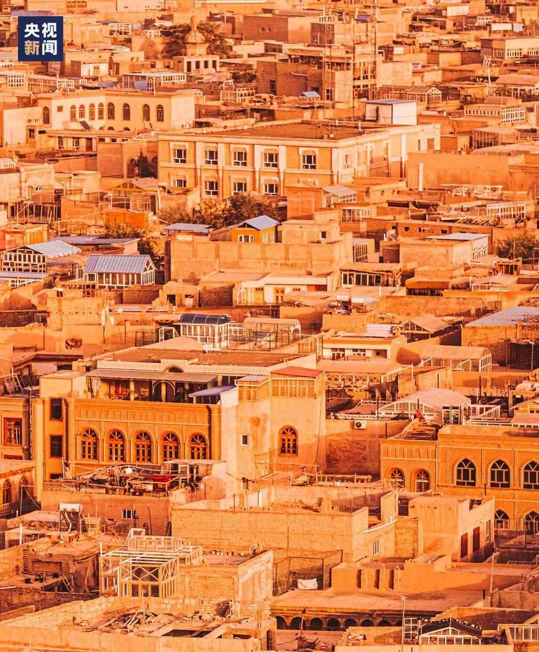 △喀什古城在天山和昆侖山的守護下，留住了千年前的樣子。