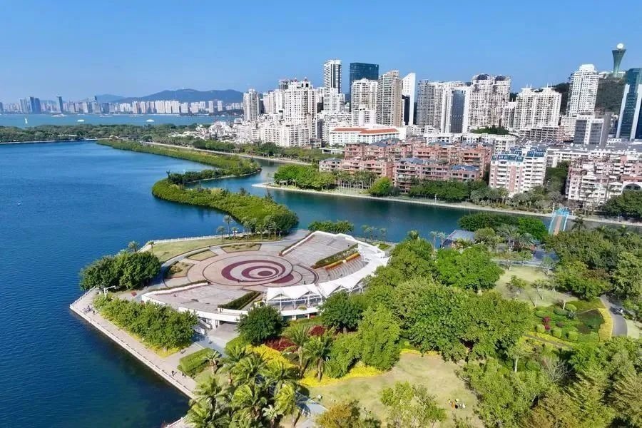 △1月24日，廈門筼筜湖白鷺洲公園及周邊城市景觀。