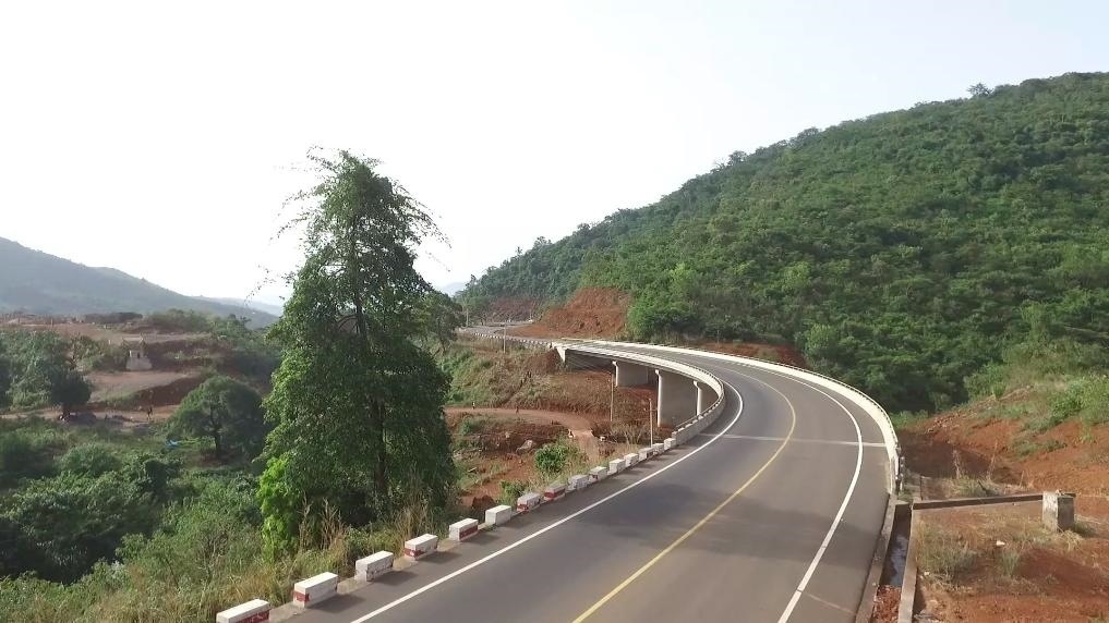 中塞友誼公路。