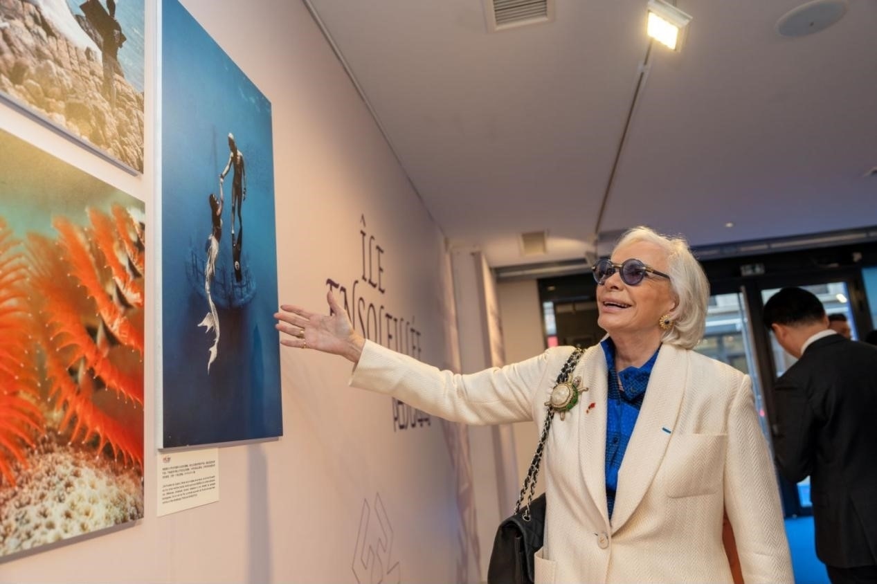 世界旅游組織特別顧問瑪麗-皮埃爾·布歇-奧利耶觀看活動現(xiàn)場圖片展覽?；顒又鬓k方供圖