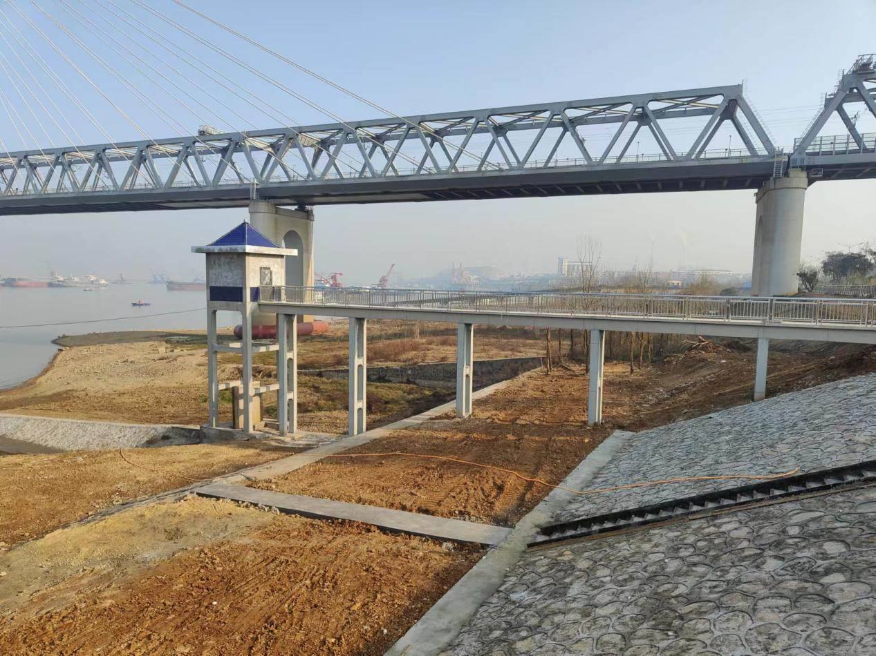 修復(fù)后的吉家湖低排閘。受訪者供圖