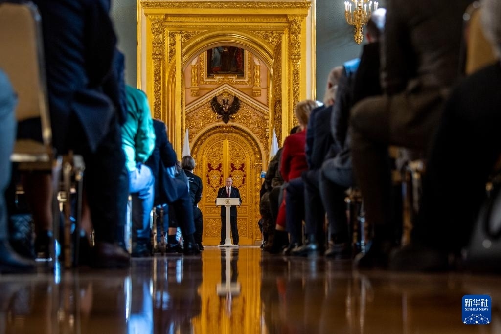 3月20日，俄羅斯總統(tǒng)普京在莫斯科克里姆林宮與其競(jìng)選團(tuán)隊(duì)代表舉行見(jiàn)面會(huì)。新華社記者 曹陽(yáng) 攝