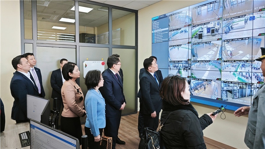 3月24日，中蒙官員考察項目。駐蒙古使館供圖