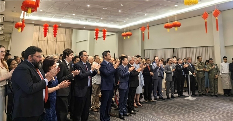 當(dāng)?shù)貢r(shí)間3月27日，中國駐累西腓新任總領(lǐng)事蘭和平舉行到任招待會。圖為招待會現(xiàn)場。中國駐累西腓總領(lǐng)事館供圖