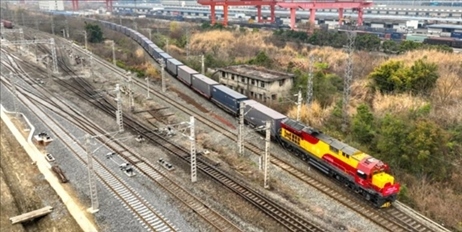 全國(guó)鐵路實(shí)行新的貨物列車(chē)運(yùn)行圖。國(guó)鐵集團(tuán)供圖