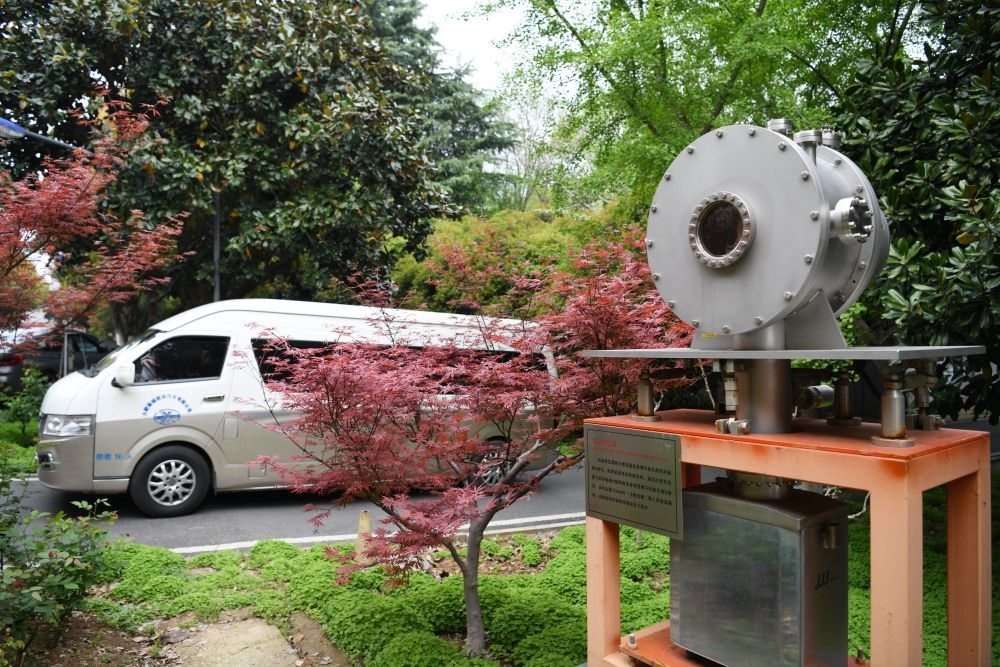 2024年4月6日，在位于安徽合肥的中國科學技術大學，自主研制的原位實驗裝置準備運往上海光源開展實驗。