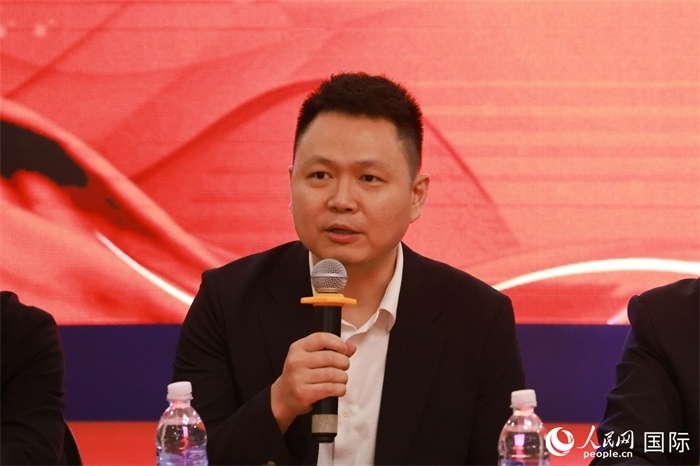 中國駐里約熱內(nèi)盧總領(lǐng)館副總領(lǐng)事王尉育在座談會(huì)上致辭。人民網(wǎng)記者 陳海琪攝