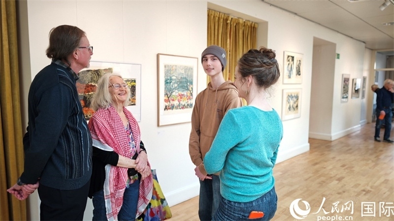 參加講座活動(dòng)的瑞典聽眾。人民網(wǎng)記者殷淼攝