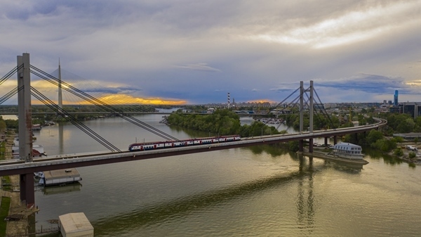 匈塞鐵路塞爾維亞境內(nèi)。中國(guó)鐵路國(guó)際有限公司供圖