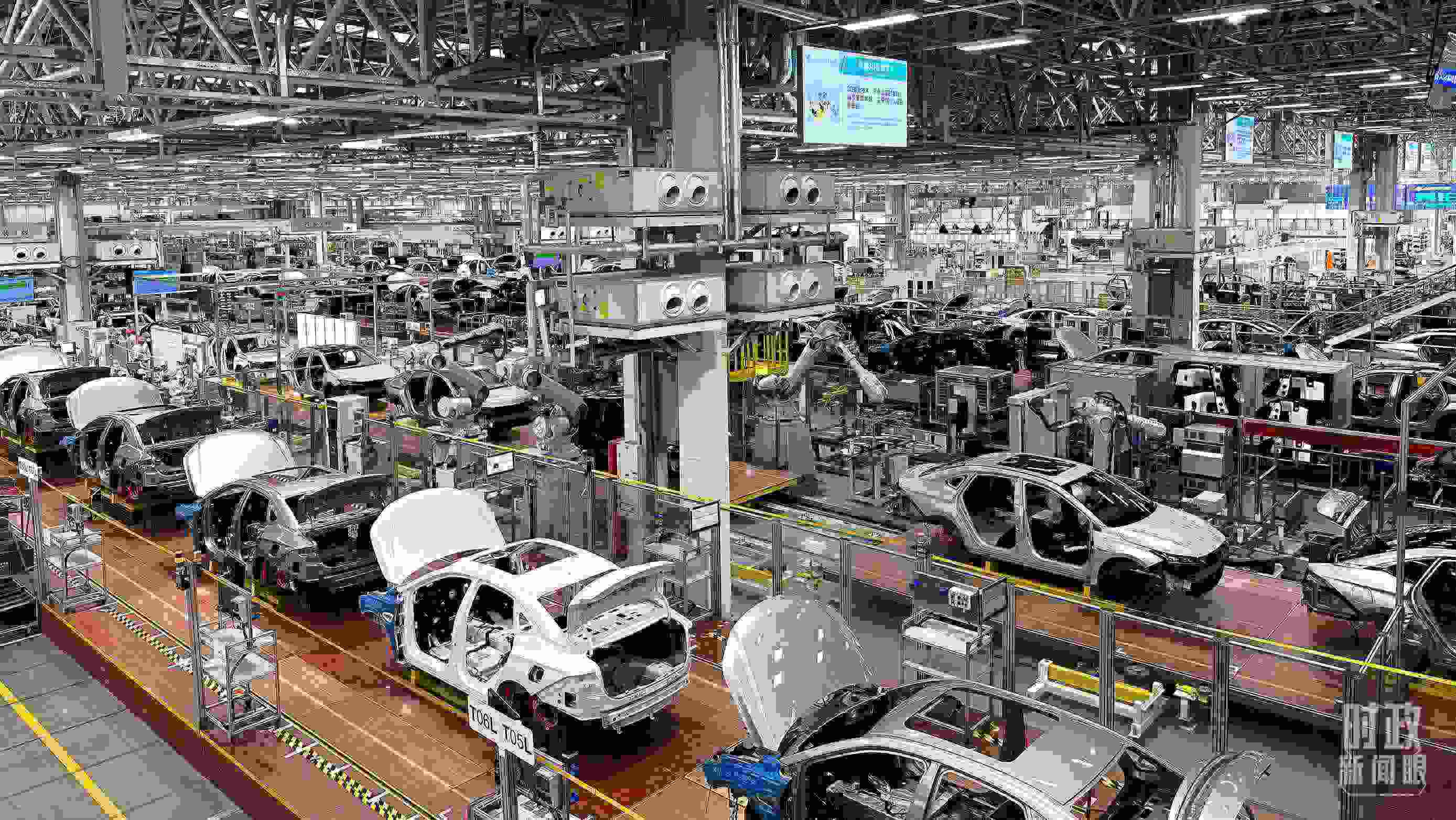 廣州廣汽埃安總裝車(chē)間智能生產(chǎn)線。2023年4月，習(xí)近平曾到這里考察。（總臺(tái)央視記者趙化拍攝）