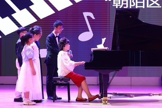 鮑蕙蕎擔(dān)任指導(dǎo)。通過(guò)專家的點(diǎn)評(píng)