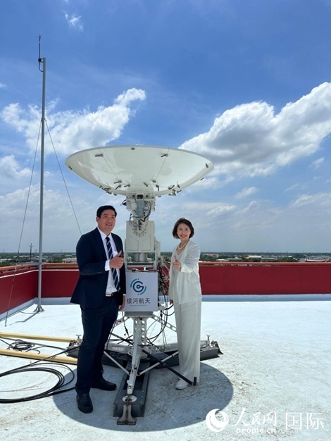 中泰兩國校企合作共贏。左為馬漢科理工大學(xué)校長帕納威·普卡亞多，右為銀河航天聯(lián)合創(chuàng)始人劉暢。人民網(wǎng)記者 簡(jiǎn)承淵攝