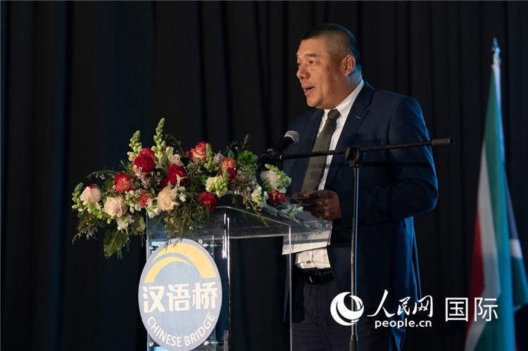 南中經(jīng)貿(mào)協(xié)會(huì)秘書長(zhǎng)韋冬澤做主旨發(fā)言。人民日?qǐng)?bào)非洲中心分社 希拉茲·莫林?jǐn)z